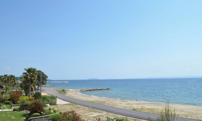 Nikita Apartment | Lemon BeachFront Apartment, Nikiti