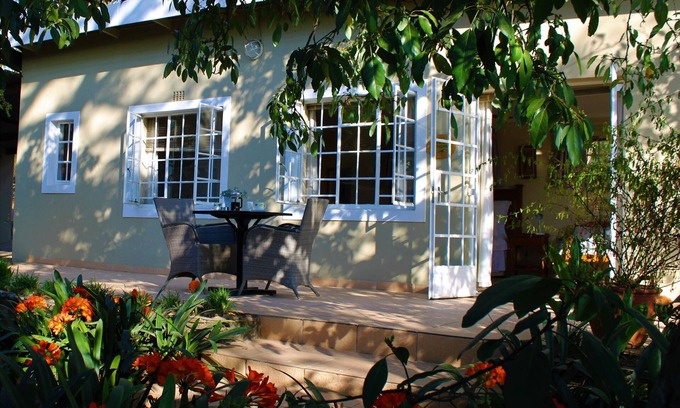 Muldersdrift House | Lemon Thorn Cottage for 2 People With Wonderful Private Terrace in Garden!