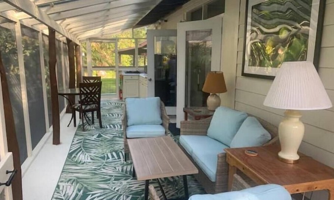 Mountain View Apartment | Lemon Tree Lanai