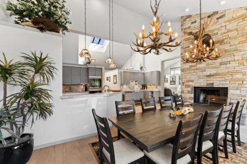 Lakeside Village Apartment | Lenawee 1726 by Summit County Mountain Retreats