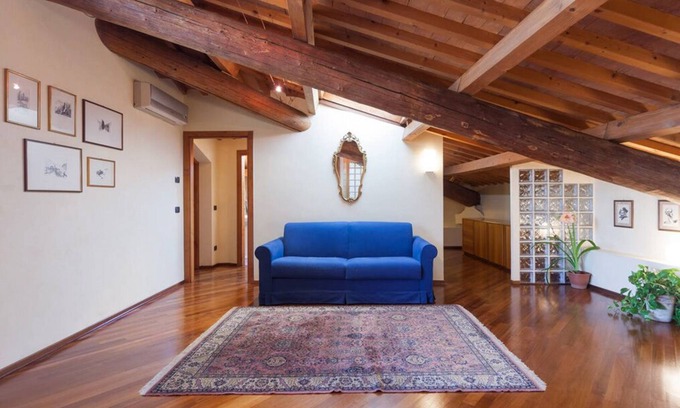 Citta Antica Apartment | Leoni House Verona, elegant apartment in the historical center