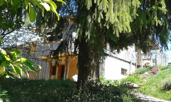 Moye Apartment | LES ACACIAS