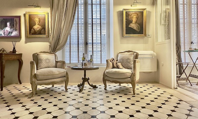 Avignon City Centre Apartment | LES ANGES DELUXE 5* LUXURY HOME - FREE PARKING & JAGUAR SERVICE - PRIVATE TOURS