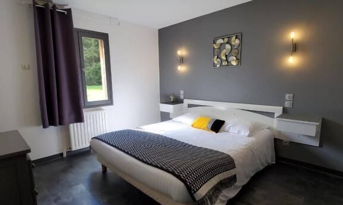 Aurec-sur-Loire Hotel | Les Cèdres Bleus