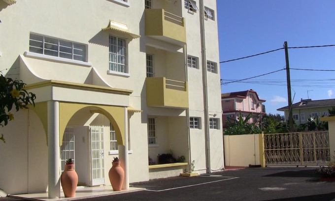 Flic-en-Flac Apartment | Les Camelias Ground Floor