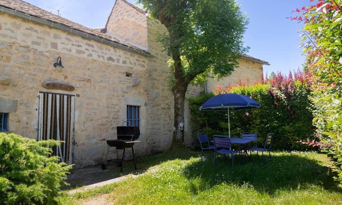Saint-Georges-de-Levejac House | Les Charmes - Location 2/4 Personnes à Saint Georges de Lévejac