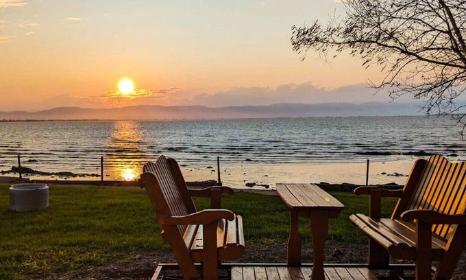 Cap-Saint-Ignace Ski Chalet | Les Chalets Bleus - Cozy rental by the riverine - Cottage 1