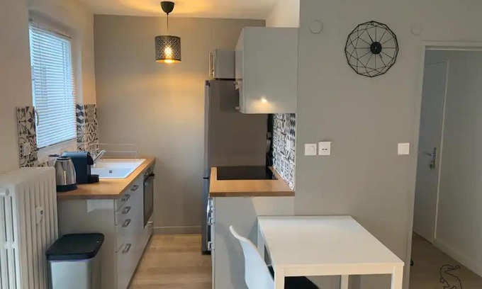 Plantieres Queuleu Apartment | Les chambres du Graoully - Le 136 - Metz Queuleu - Place de parking intérieur
