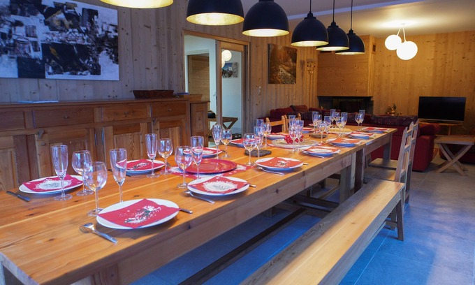 La Salle-les-Alpes Ski Chalet | Les Chenapans, happiness in a big chalet!