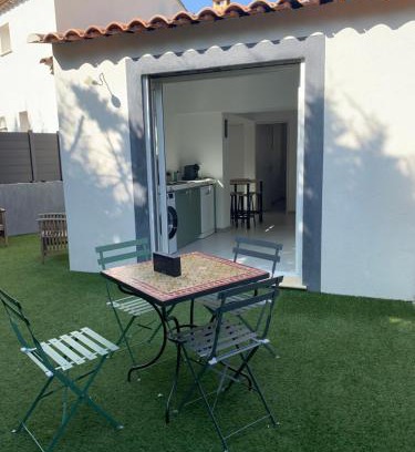 Meyreuil House | Les coquelicots