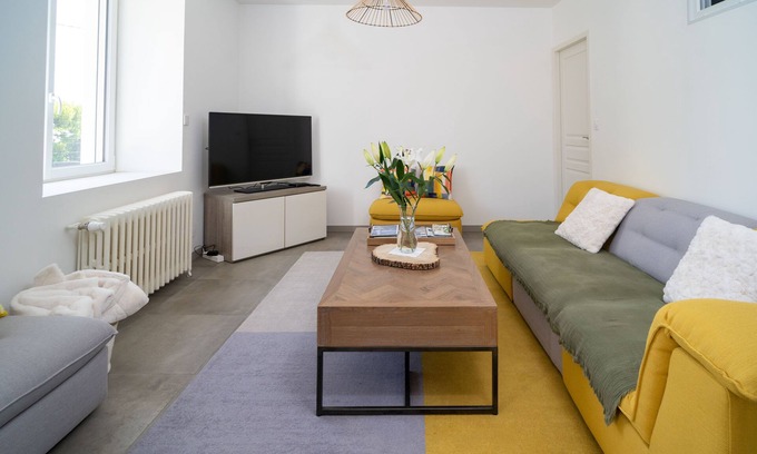 Quartier des Boucholeurs House | Les Demeures de Mentor-Romard, classified 4* for 10 people, near beaches