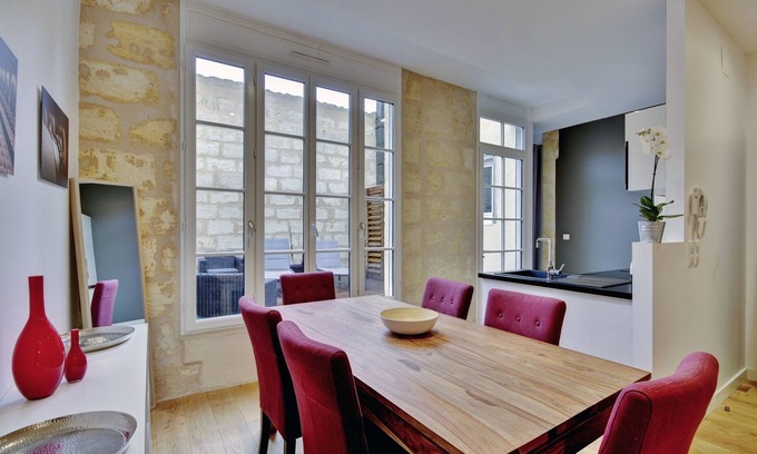 Capucins - Victoire Apartment | Les Halles - Two Bedroom Apartment, Sleeps 5
