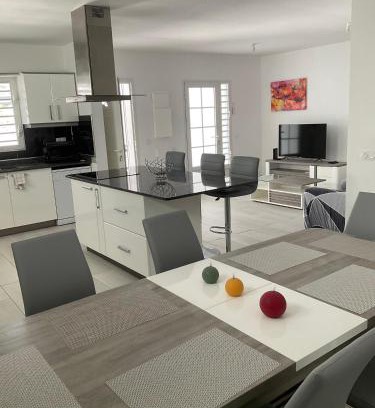 Capesterre-Belle-Eau Apartment | Les Naïdes -T4 Créole entre Plages&Cascades