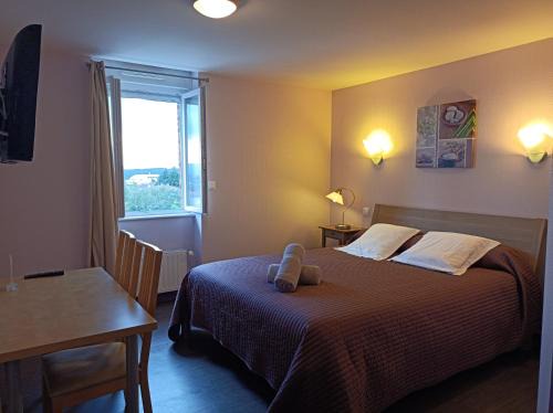 Rozier-en-Donzy Bed & Breakfast | Les Pierres Folles