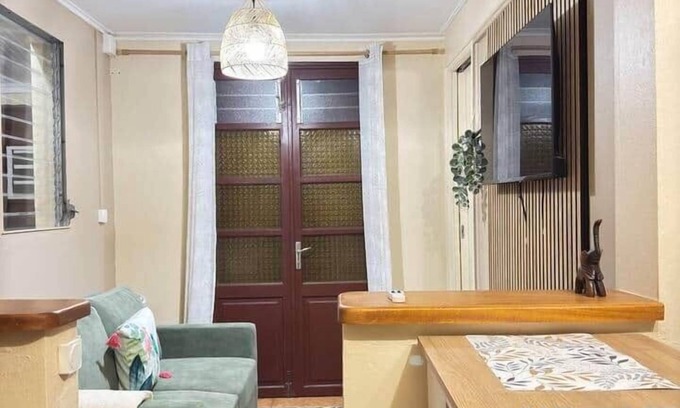 Le Bourg House | Les Secrets de Grippon: Spacious + fast Wifi