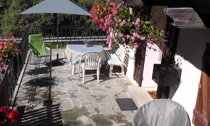 Le Rif House | Les VIGNEAUX Hautes Alpes, House 4 people, with beautiful panoramic terrace,