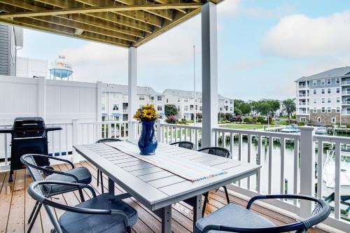 Cambridge House | Less Than 1 Mi to Dtwn Waterfront Townhome in Cambridge!