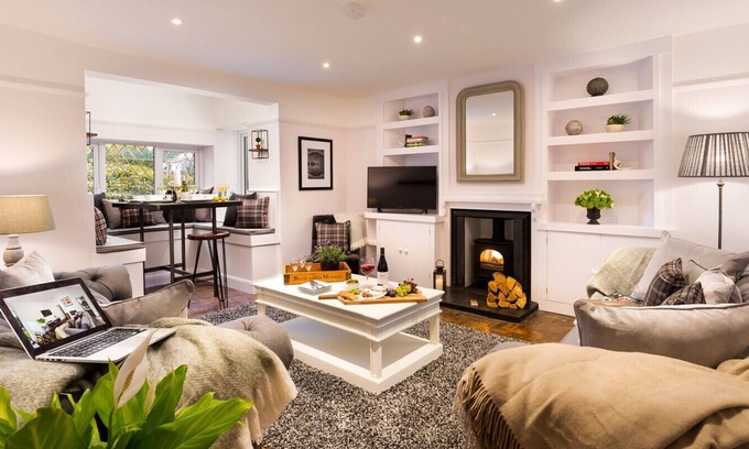 Bowness-on-Windermere Cottage | LEXINGTON HOUSE, pet friendly in Bowness-On-Windermere