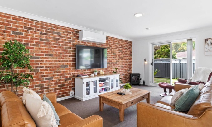 Maloneys Beach House | Light and Bright at Maloneys