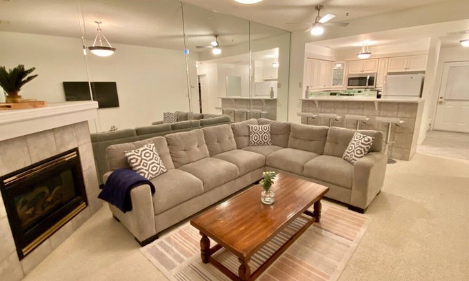 Collingwood Condo | Lighthouse Point Condo - next to Georgian Bay, 5 min from the slopes!