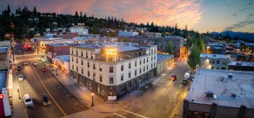 Hood River Hotel | Lightwell Hotel & Spa