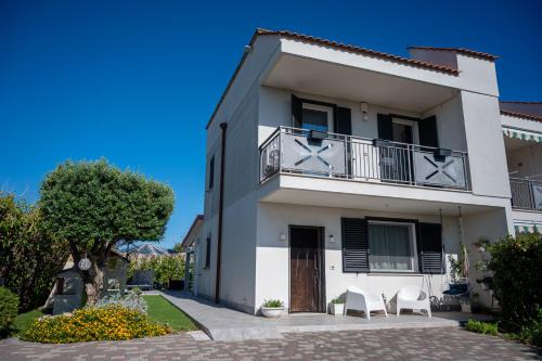 Taranto Villa | LikeHome Mediterraneo- Villa exclusive -3 rooms-6pxs