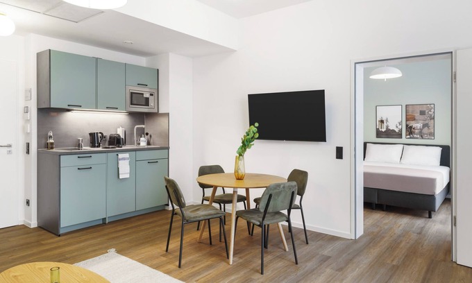 West Berlin Centre Apartment | Limehome Berlin Sybelstraße