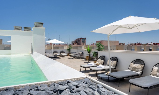 Bami Apartment | Limehome Sevilla Calle Torcuato Luca de Tena