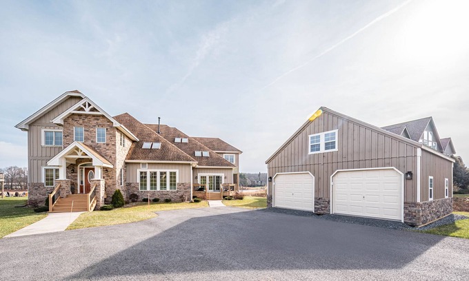 Waterfront Greens House | Limitless Joy | Private Indoor Pool + Hot Tubs & Game Room!