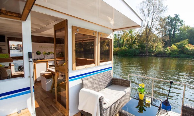Priepert Boat Rental | Lisa Boot 6