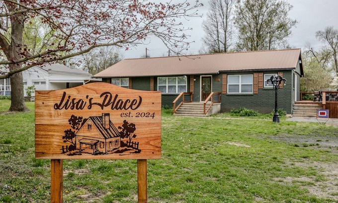 Lebanon House | Lisas place. Cozy gathering place nestled in the heart of Lebanon Mo
