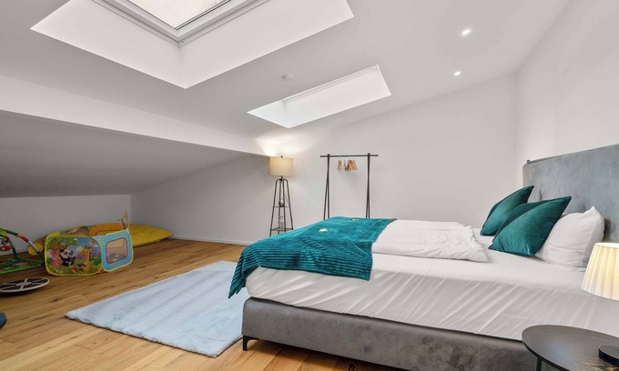 Hemsbach Apartment | Lit Living: Luxury Neubau - Perfekt für Gruppen