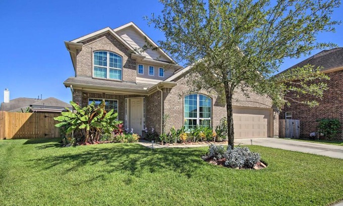 Cypress House | Lit Picnic & Pool, LLC