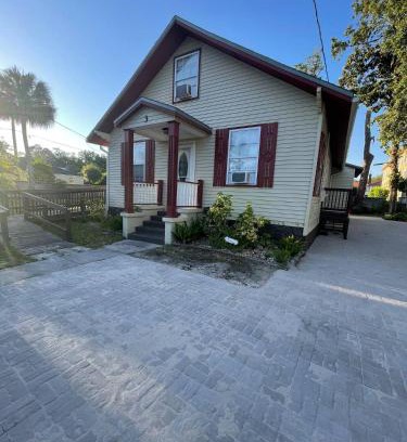 St. Augustine House | Little Carnation