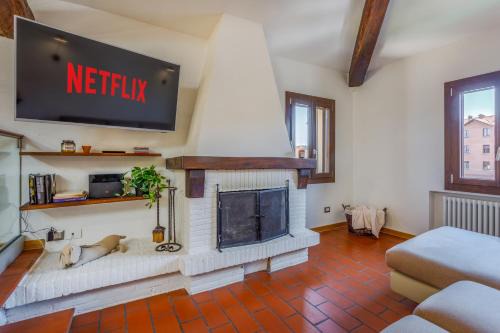 Montale Apartment | Little Cottage near Ferrari's City