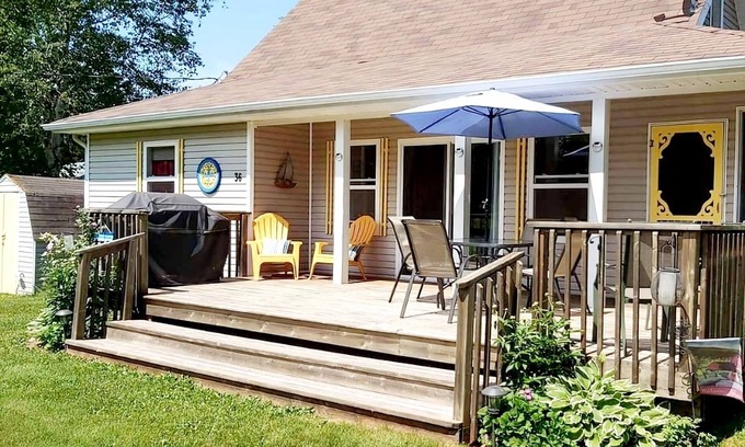 Canoe Cove Cottage | Little Eden Summer Beach Home