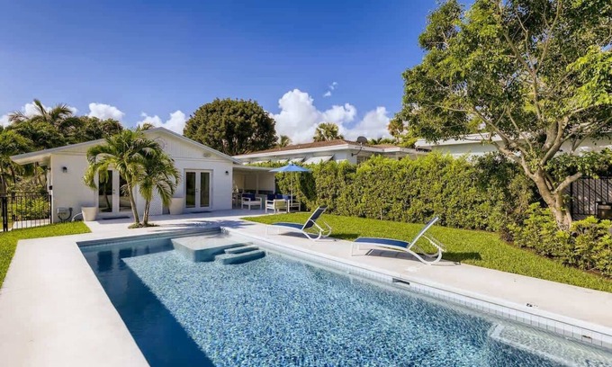 West Palm Beach House | Little Havana - Unwind in a Tropical Garden Retreat with Private Pool