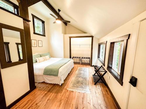 Glacier House | Little Haven Cottage