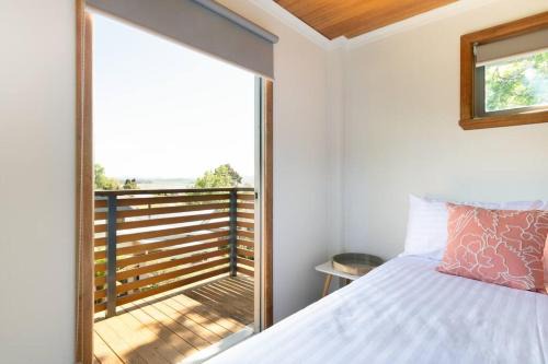 Riverside House | Little house on the hill
