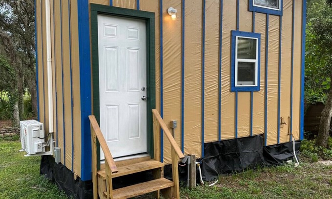 Umatilla Cabin | Little Minnow (Waterfront Tiny Home)