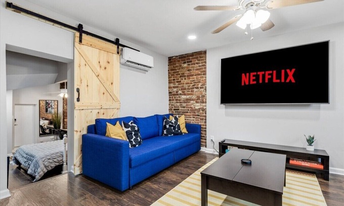 Little Italy Apartment | Little Penthouse in Little Italy /Inner Harbor