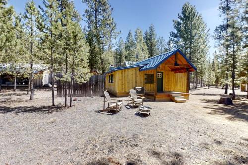 Crescent House | Little Pine Cabin at Big Pine Retreat