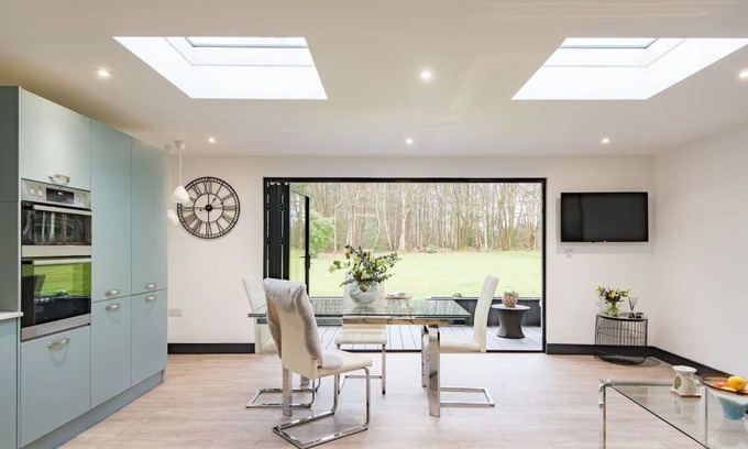 Maidstone Cottage | Little Seven Oaks is a one bedroom country retreat set in an ancient woodland.nn
