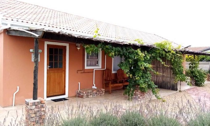 Colchester Apartment | Little Sister's Self Catering