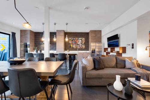 Plateau Mont Royal Apartment | LiV MTL Plato
