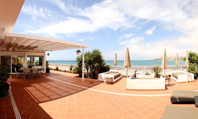 Bahia Calma House | Live like a Hollywood star: a spectacular beach property!