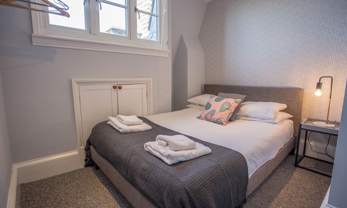 Oxford Apartment | Lively, Pet-Friendly 1DBL Bed Loft by South Parkn