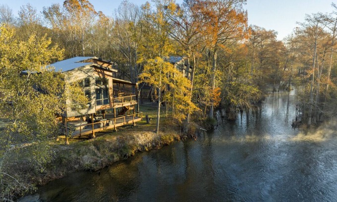Broken Bow Cabin | Living Waters Retreat Getaway on a River in Broken Bow
