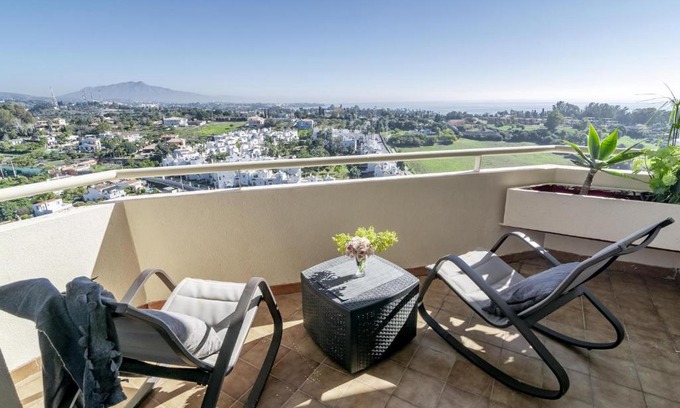 New Golden Mile Apartment | LL- Cozy apartment just next to the beach