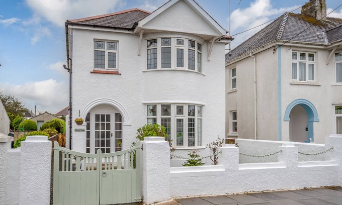 Fishguard Cottage | LLYS-Y-GÂN, family friendly, country holiday cottage in Fishguard